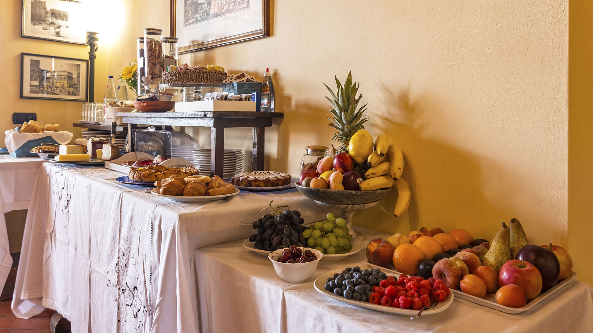 Typical Tuscan Breakfast and Dinner